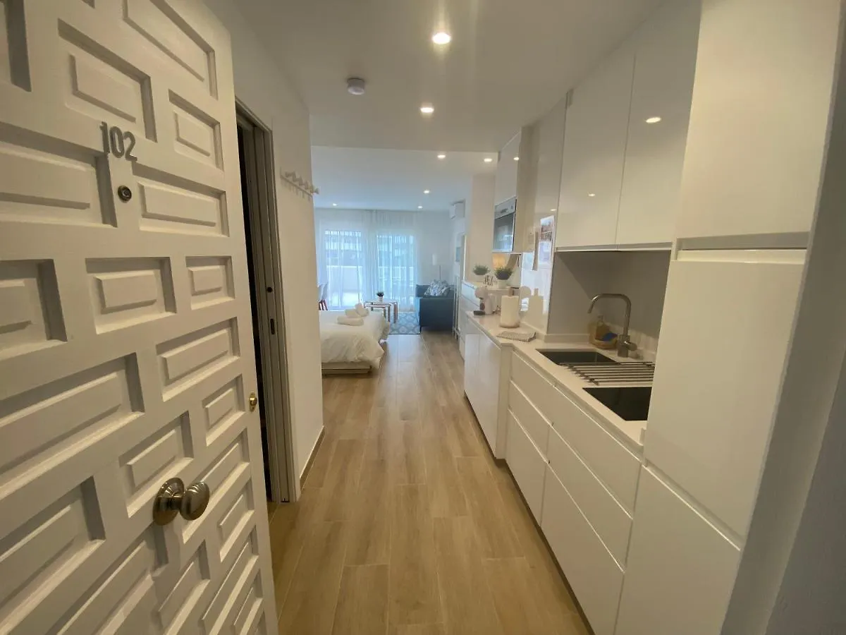 Benal Beach Studio Suite 102 베날마데나코스타 스페인